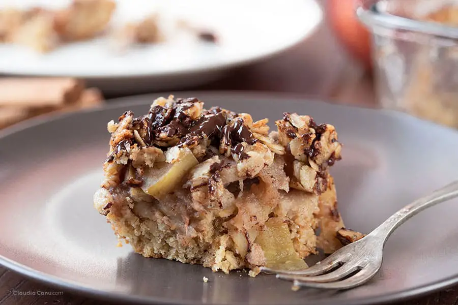 healthy apple crumble with oats