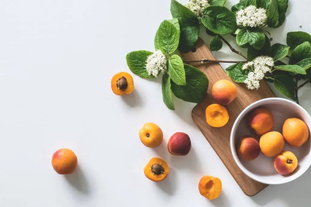 Apricots on a table, sign of a healthy lifestyle