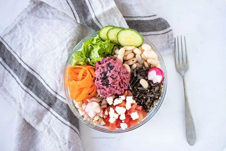 Gluten-free and balanced Buddha bowl ideal for nutrition motivation